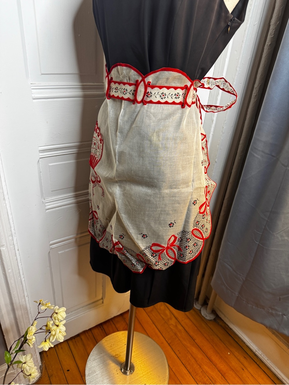 Brand New Without Tags Vintage 1959 Chiffon Hostess Apron - Picture 5 of 12